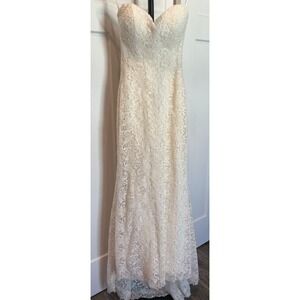 Casablanca Bridal Ivory Gown Size 6 Lace Strapless Sweetheart Gown Train Sheath